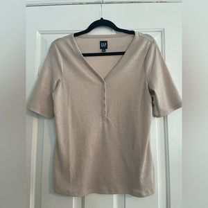 NWT Gap Long T-Shirt in Champagne/Gold with buttons